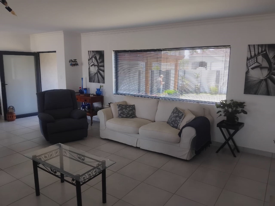 3 Bedroom Property for Sale in Wavecrest Eastern Cape